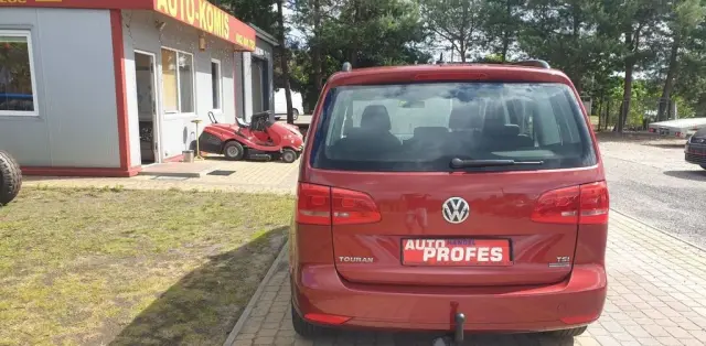 VOLKSWAGEN Touran 