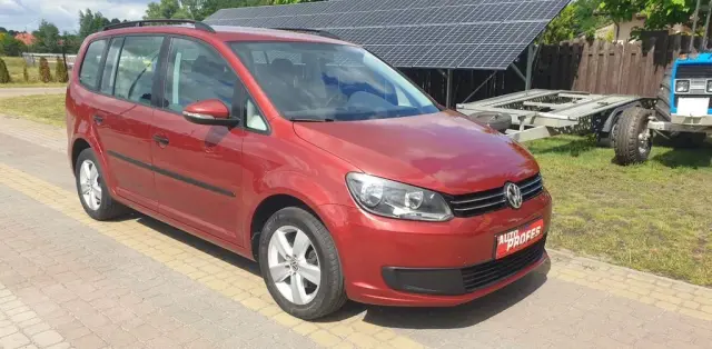 VOLKSWAGEN Touran 