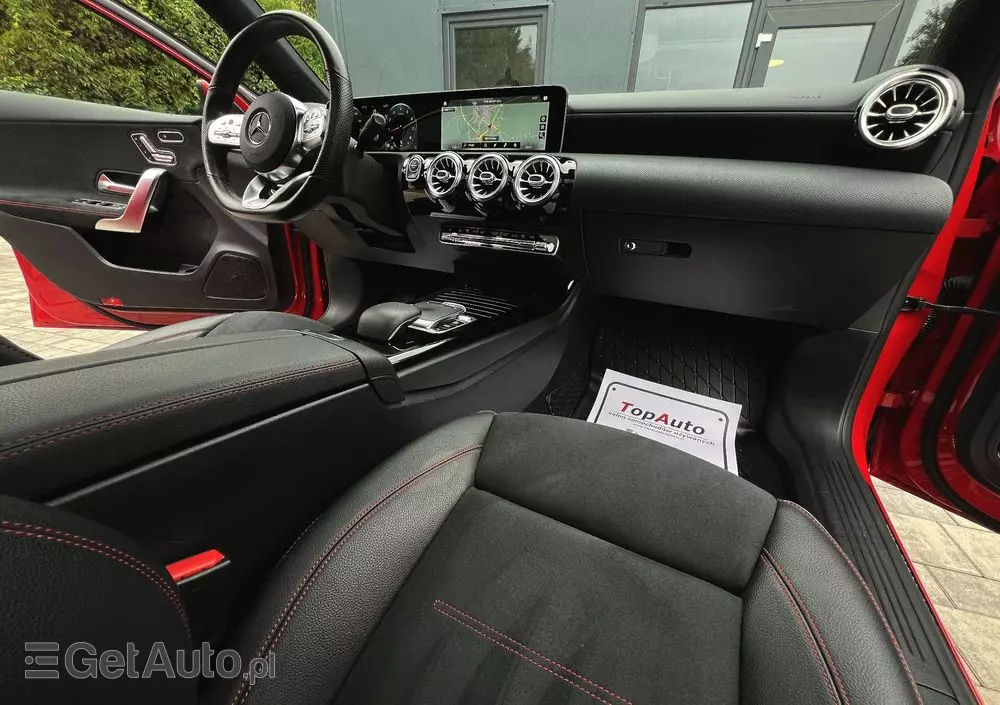 MERCEDES-BENZ Klasa A 220 4-Matic AMG Line 7G-DCT