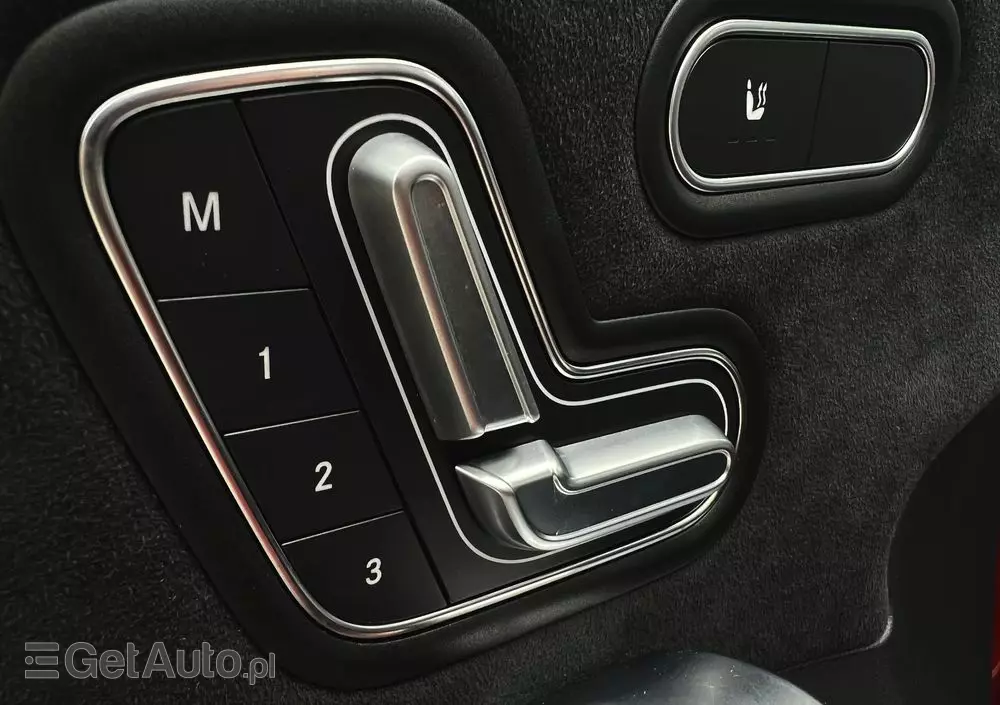 MERCEDES-BENZ Klasa A 220 4-Matic AMG Line 7G-DCT