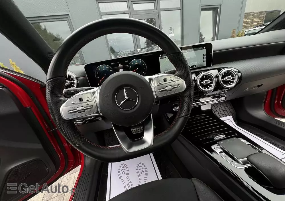 MERCEDES-BENZ Klasa A 220 4-Matic AMG Line 7G-DCT