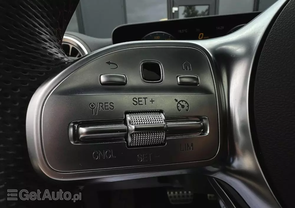 MERCEDES-BENZ Klasa A 220 4-Matic AMG Line 7G-DCT