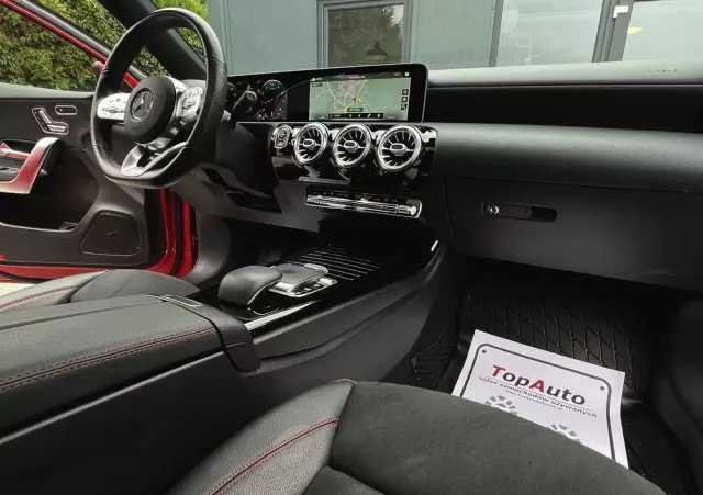 MERCEDES-BENZ Klasa A 220 4-Matic AMG Line 7G-DCT