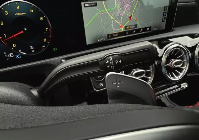 MERCEDES-BENZ Klasa A 220 4-Matic AMG Line 7G-DCT