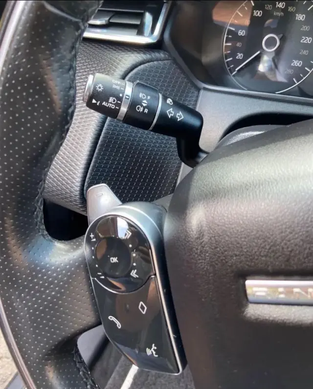 LAND ROVER Range Rover Velar 2.0d R-Dynamic