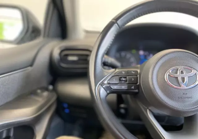 TOYOTA Yaris 1.5 Comfort