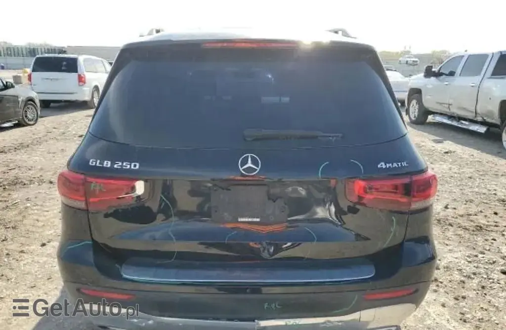 MERCEDES-BENZ GLB 
