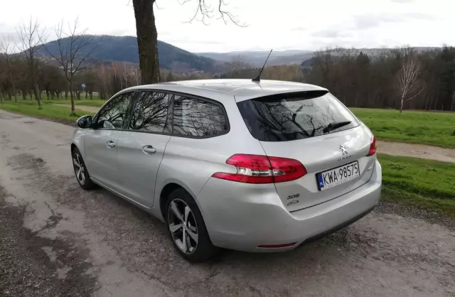 PEUGEOT 308 