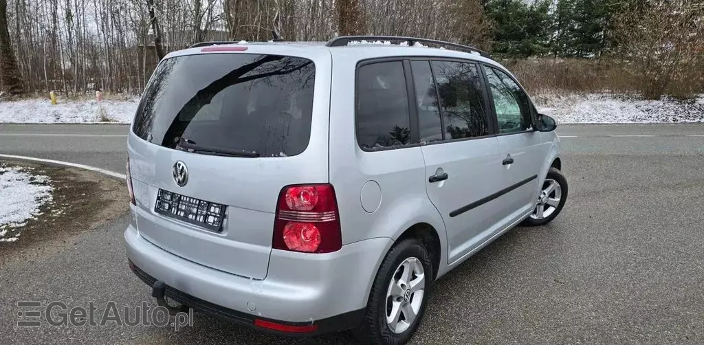 VOLKSWAGEN Touran 