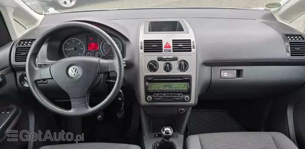 VOLKSWAGEN Touran 