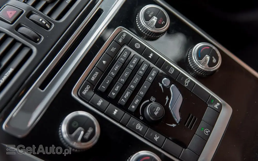 VOLVO XC 60 
