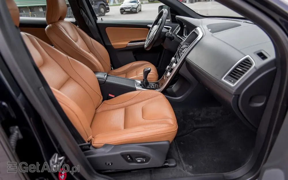 VOLVO XC 60 