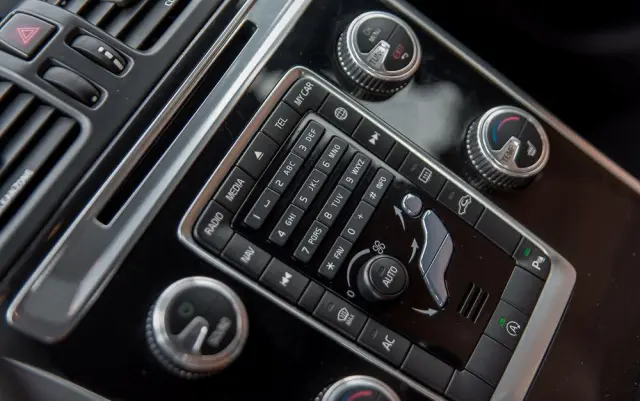 VOLVO XC 60 