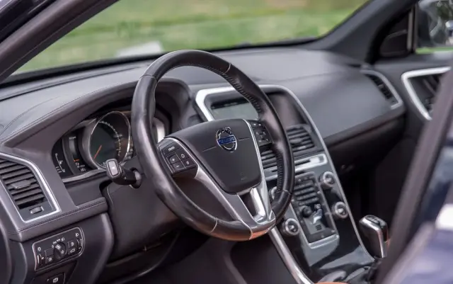 VOLVO XC 60 
