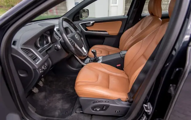 VOLVO XC 60 