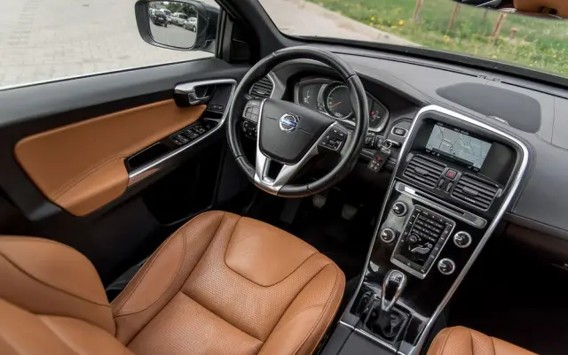 VOLVO XC 60 