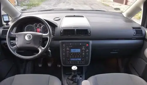 VOLKSWAGEN Sharan 