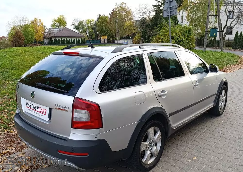 SKODA Octavia Scout 2.0 TDI DPF