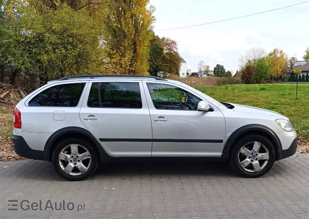 SKODA Octavia Scout 2.0 TDI DPF