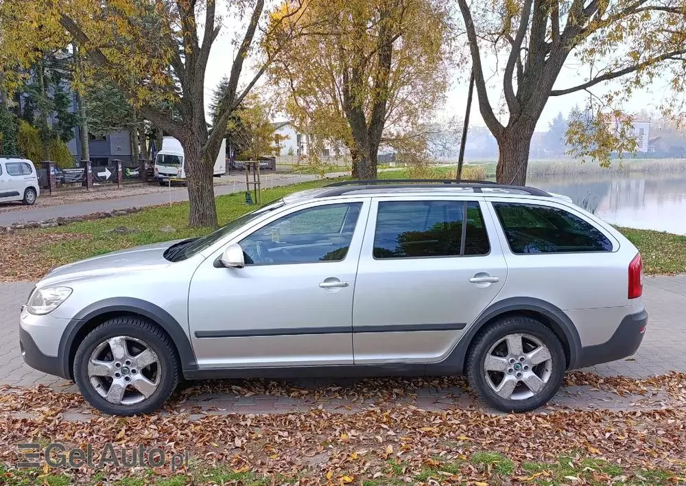 SKODA Octavia Scout 2.0 TDI DPF