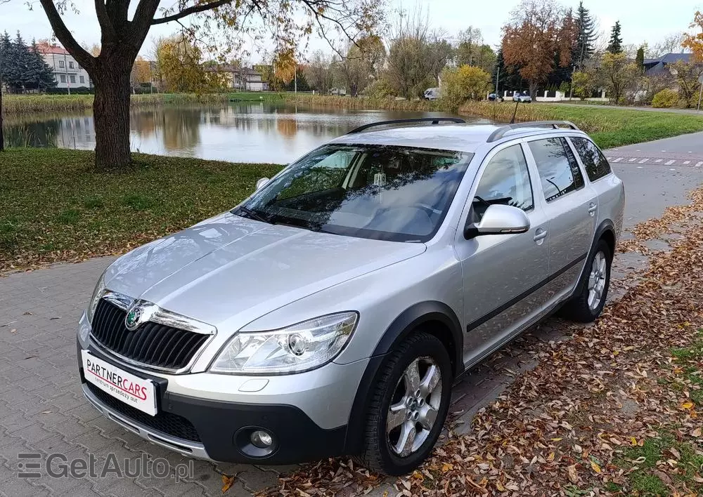 SKODA Octavia Scout 2.0 TDI DPF