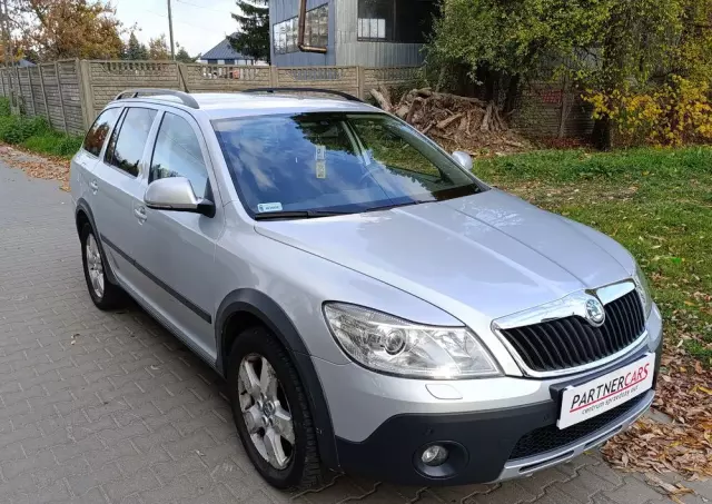 SKODA Octavia Scout 2.0 TDI DPF