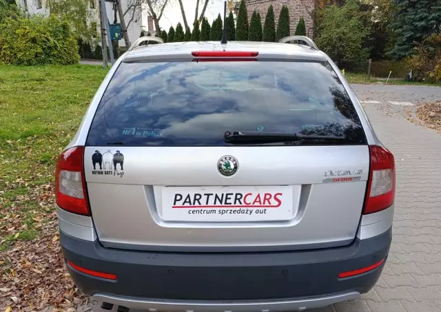 SKODA Octavia Scout 2.0 TDI DPF