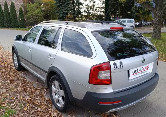 SKODA Octavia Scout 2.0 TDI DPF