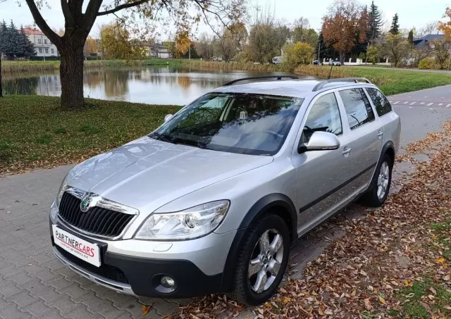 SKODA Octavia Scout 2.0 TDI DPF