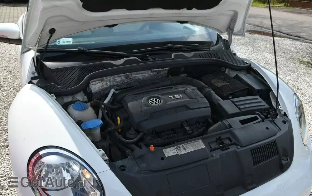 VOLKSWAGEN New Beetle 