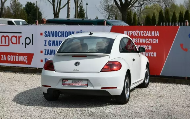 VOLKSWAGEN New Beetle 