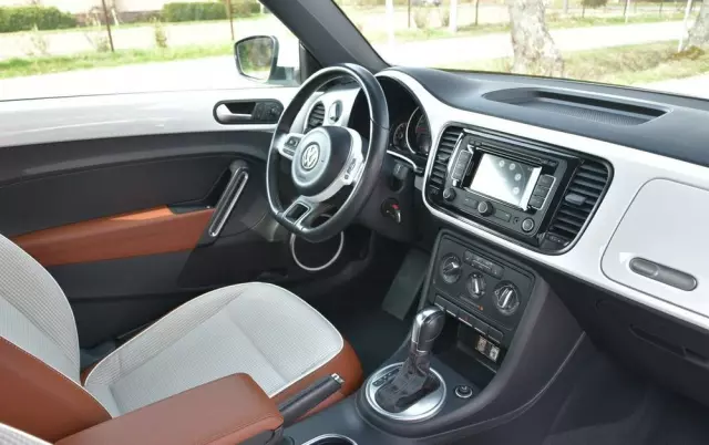 VOLKSWAGEN New Beetle 