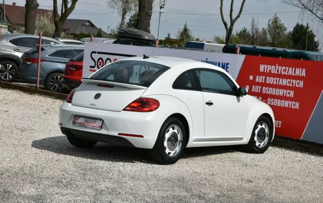 VOLKSWAGEN New Beetle 