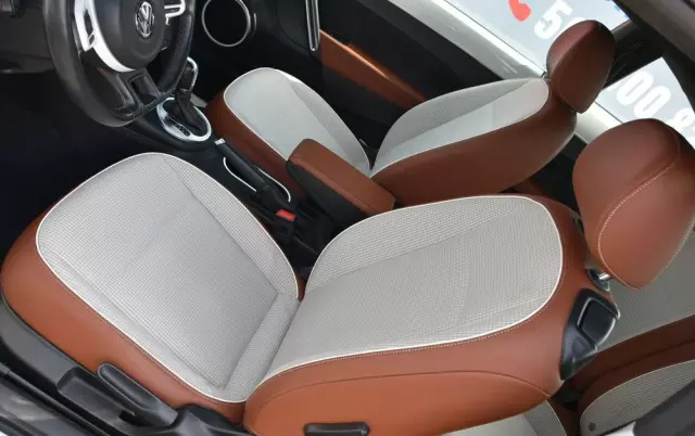 VOLKSWAGEN New Beetle 