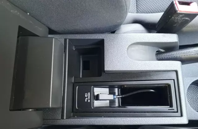 VOLKSWAGEN Touran 1.4 TSI (140 KM)