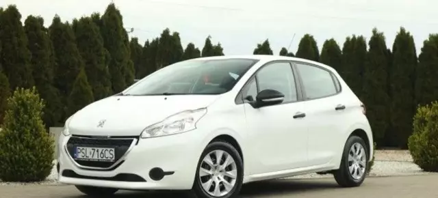 PEUGEOT 208 