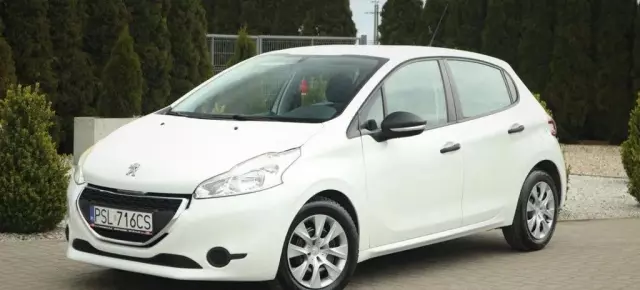 PEUGEOT 208 