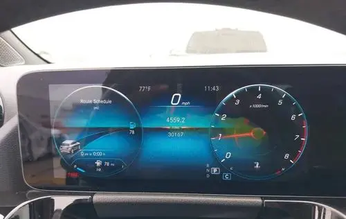 MERCEDES-BENZ GLA 