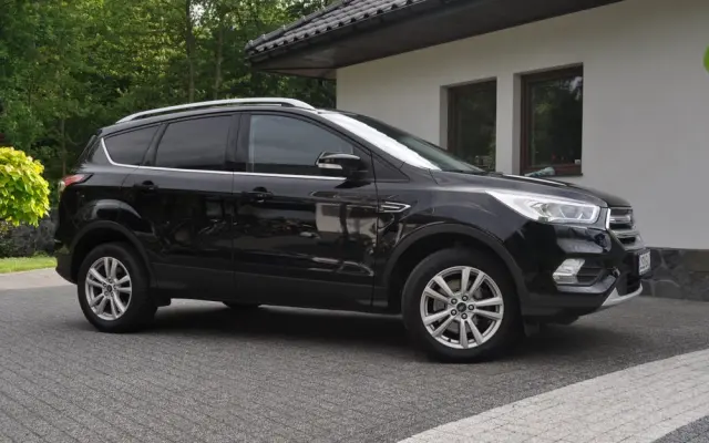 FORD Kuga 2.0 TDCi 4x2 Titanium