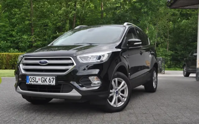 FORD Kuga 2.0 TDCi 4x2 Titanium