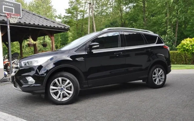 FORD Kuga 2.0 TDCi 4x2 Titanium
