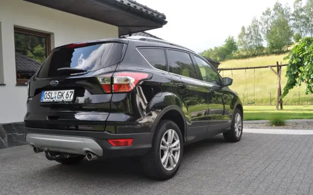 FORD Kuga 2.0 TDCi 4x2 Titanium