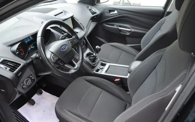 FORD Kuga 2.0 TDCi 4x2 Titanium