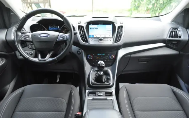 FORD Kuga 2.0 TDCi 4x2 Titanium