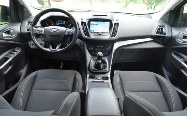 FORD Kuga 2.0 TDCi 4x2 Titanium