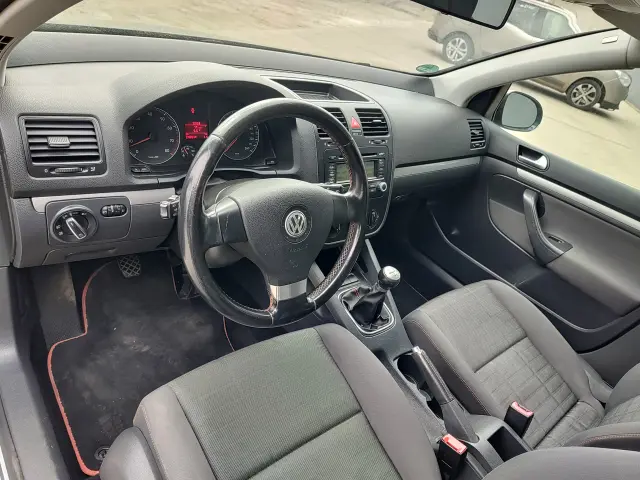 VOLKSWAGEN Golf Comfortline