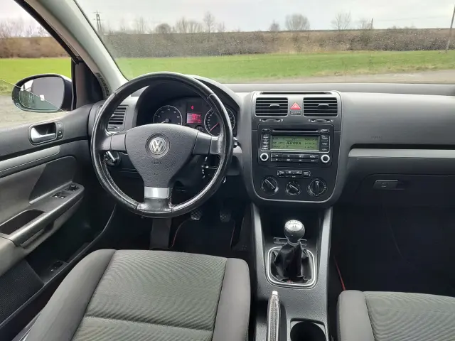 VOLKSWAGEN Golf Comfortline