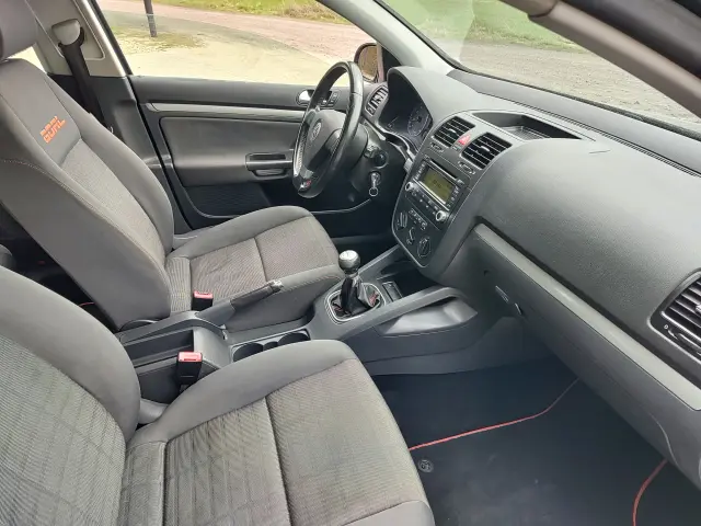 VOLKSWAGEN Golf Comfortline