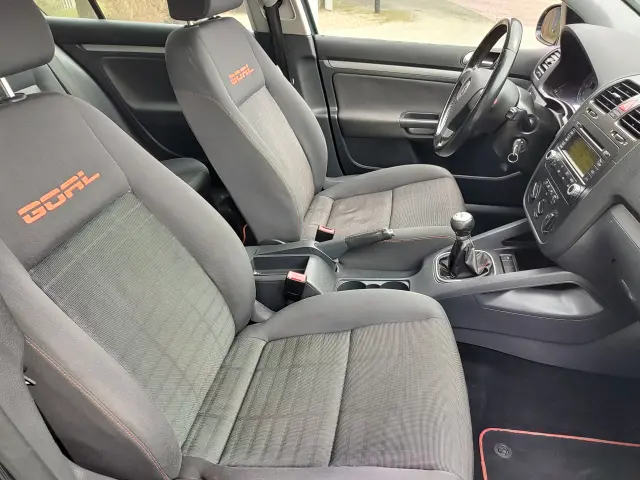 VOLKSWAGEN Golf Comfortline