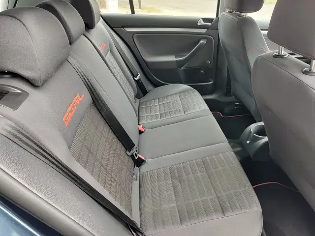 VOLKSWAGEN Golf Comfortline